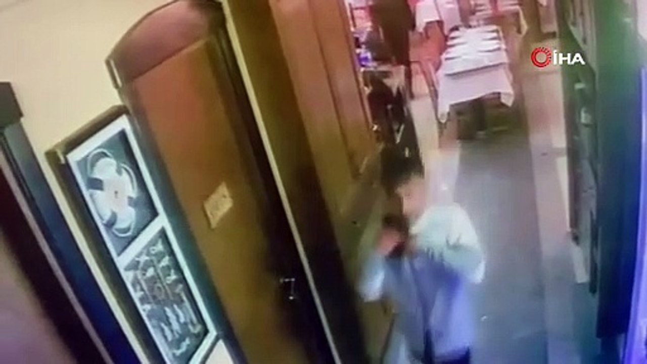 İstanbul’da ''banka oturma'' cinayeti: Kalbinden bıçaklandı