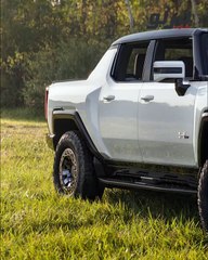 GMC Hummer EV 2023 شاحنة كهربائية قوية بدون انبعاثات