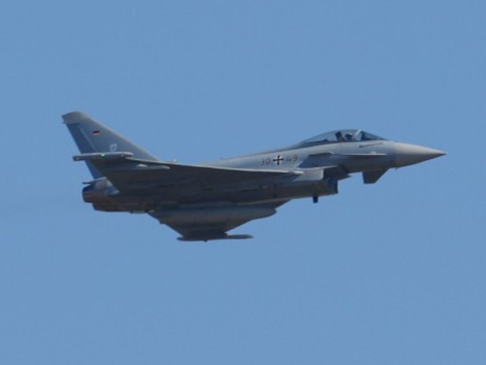 Über der Ostsee: Bundeswehr fängt drei russische Militärflugzeuge ab