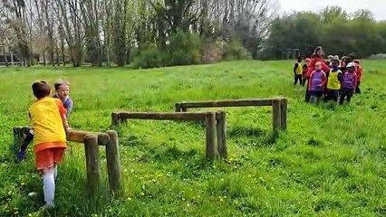 LES PETITS SUR LE PARCOURS DE SANTE