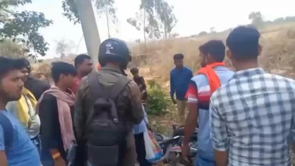 भोजपुर: बैंक से पैसे निकासी कर घर लौट रहे व्यक्ति से बदमाशों ने दो लाख की छिनतई, देखें खबर