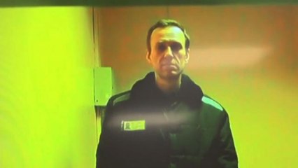 Navalny in aula, accuse "assurde" di terrorismo: rischia 35 anni
