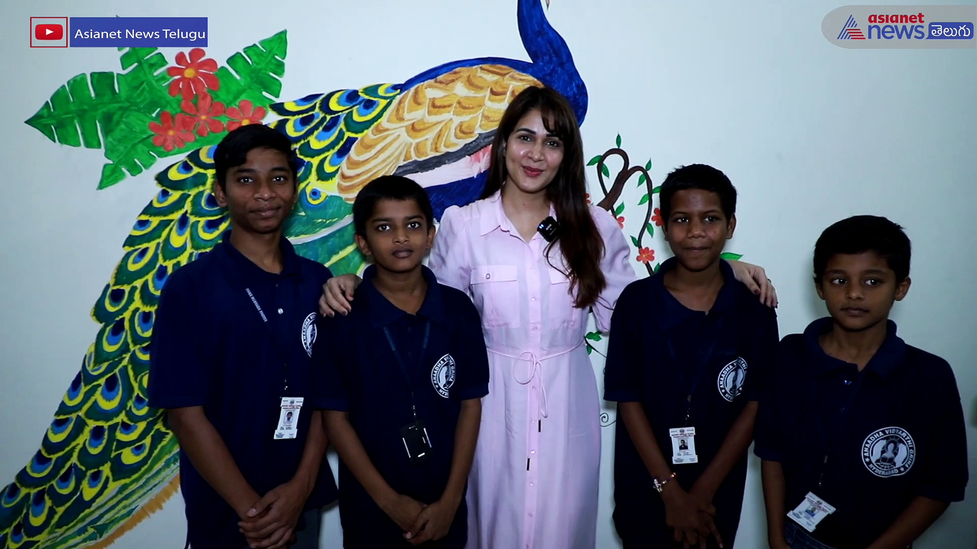 అనాథాశ్రమాన్ని సందర్శించిన లావణ్య త్రిపాఠి... పిల్లలతో కలిసి సెల్ఫీలు దిగుతూ వారిని మోటివేట్ చేసిన బ్యూటీ..!