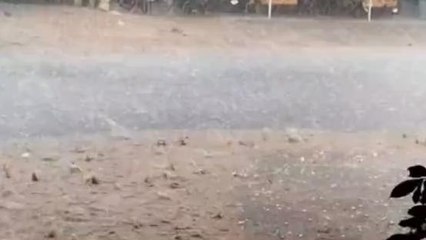 కెరమెరి: భారీ రాళ్ల వర్షం.. ఉక్కరిబిక్కిరి అవుతున్న ప్రజలు