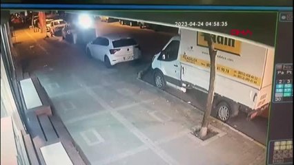 İSTANBUL-AVCILAR'DA KAMYONETE ÇARPAN MOTOKURYE HAYATINI KAYBETTİ