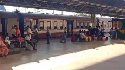 मंडला: नियमित ट्रेन चलाने की उठी मांग, सुनिए महाप्रबंधक ने फिर क्या कहा ?