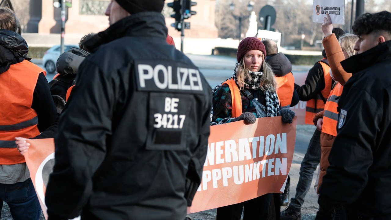 Berlin: erstmals haftstrafe für klimaaktivistin