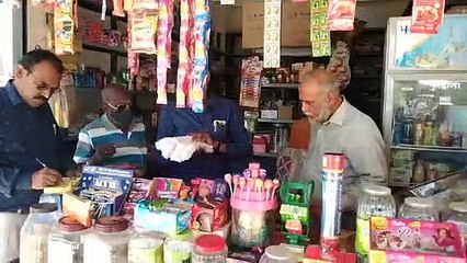 नपा ने एक दर्जन से अधिक दुकानों पर की चलानी कार्यवाही, 20 किलो पॉलीथिन भी हुई जब्त