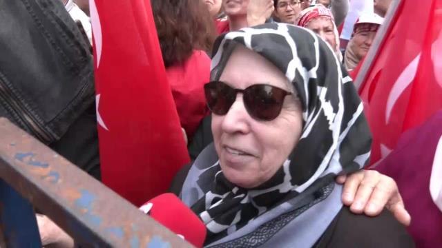 Eline Kına Yakarak Kılıçdaroğlu Mitingine Gelen Nevşehirli Yurttaş: İnşallah Olacak, Sevgi Anlamına Geliyor