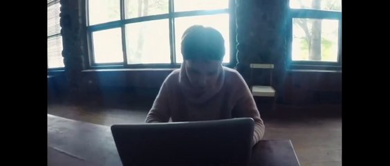 Bem-Vinda, Violeta! Trailer Legendado