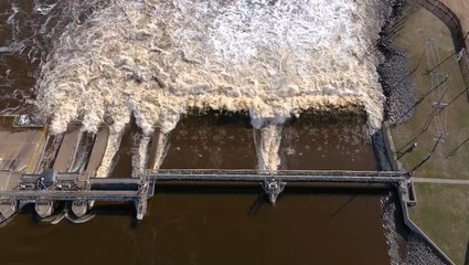 Cities along the Mississippi River brace for record flooding caused by snowmelt