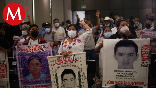 Estudiantes de la Normal de Ayotzinapa se manifiestan para exigir justicia en Guerrero