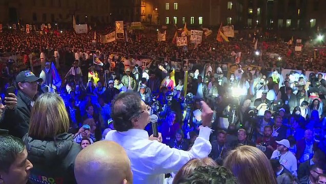 Petro reestructura su gobierno con aliados ante obstáculos a reformas