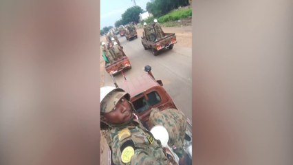 جندي في القوات المسلحة يوثق دخول قوات برية مدينة الخرطوم