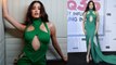 GQ Awards 2023 : Janhvi Kapoor Green Thigh High Slit Gown Look Viral, Hot Poses करते |Boldsky