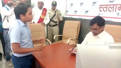 child said that he is late for school every day, improve the traffic