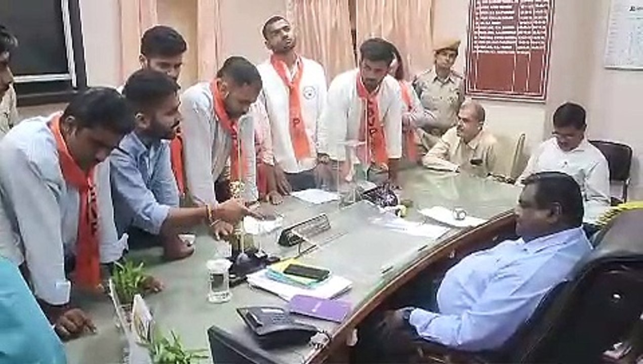 जेएनवीयू पेपर लीक प्रकरण : चार घंटे चला छात्रों का प्रदर्शन