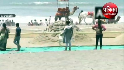 Video : सोमनाथ सागर के रेत पर उकेरे गए चित्रों की प्रदर्शनी, देखने वाले हो गए मंत्र मुग्ध