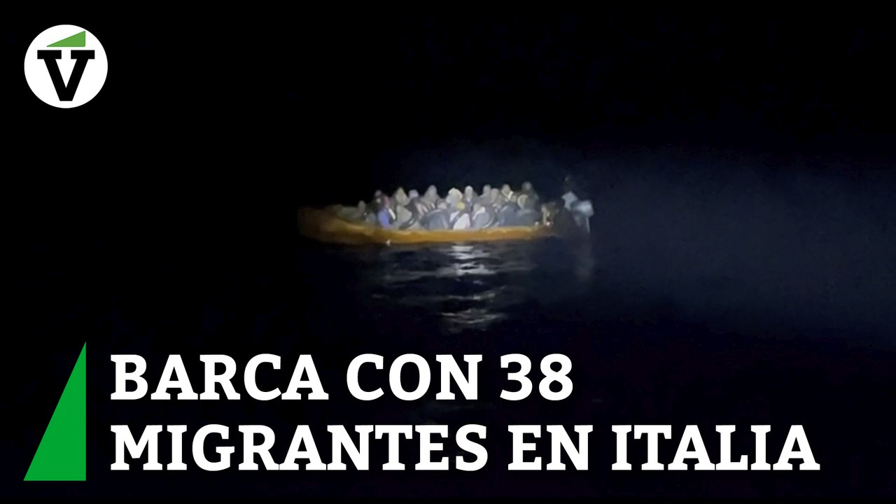 Open Arms asiste a una barca con 38 migrantes cerca de Lampedusa