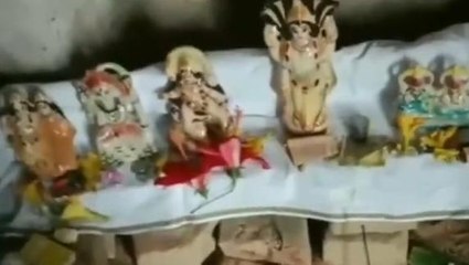 मधुबनी: बाबूेबरही में कमला नदी से अचानक निकलने लगा देवी-देवता का प्रतिमा, देखें वीडियो