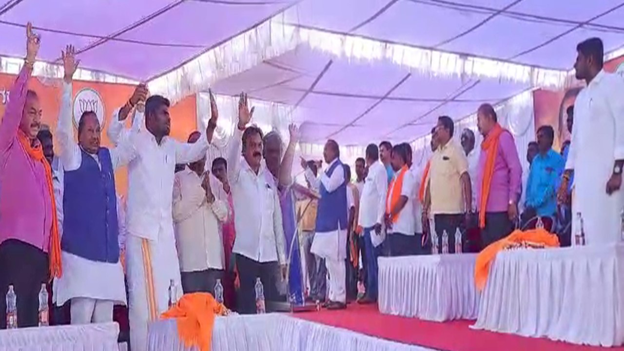 Eshwarappaವರ ಕನ್ನಡ ಪ್ರೇಮಕ್ಕೆ ಇದು ಸಾಕ್ಷಿ; ತಮಿಳು ನಾಡಗೀತೆಯನ್ನು ನಿಲ್ಲಿಸಿ ಕನ್ನಡ ನಾಡಗೀತೆ ಹಾಕಿಸಿದ್ರು