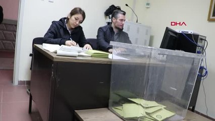 ZONGULDAK HAVALİMANI'NDA OY KULLANMA İŞLEMİ BAŞLADI