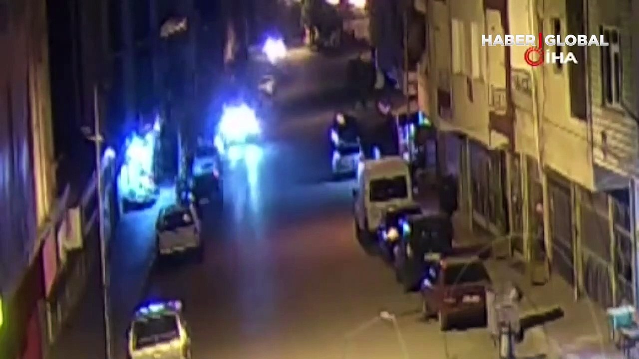 Feci kaza anı kameraya böyle yansıdı! Kontrolden çıkan pikap 6 aracı biçti