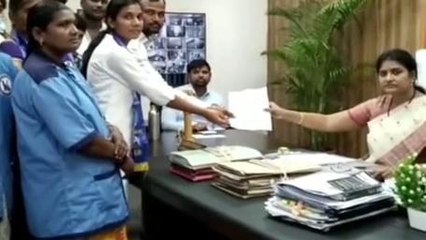 పెద్దపల్లి: ఇంత అన్యాయమా.. కాంట్రాక్ట్ కార్మికులయితే జీతాలు ఇవ్వరా?