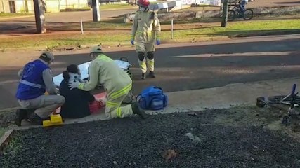 Colisão entre moto e bicicleta deixa mulher ferida no Bairro Brasmadeira