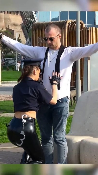 AWESOME REACTIONS - Fake POLICE OFFICER Prank  @funny @pranks @comedy_HD