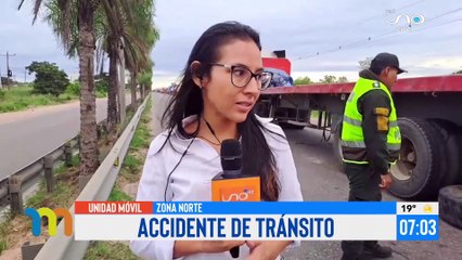 Taxi colisiona contra un camión en punto de bloqueo de la zona norte