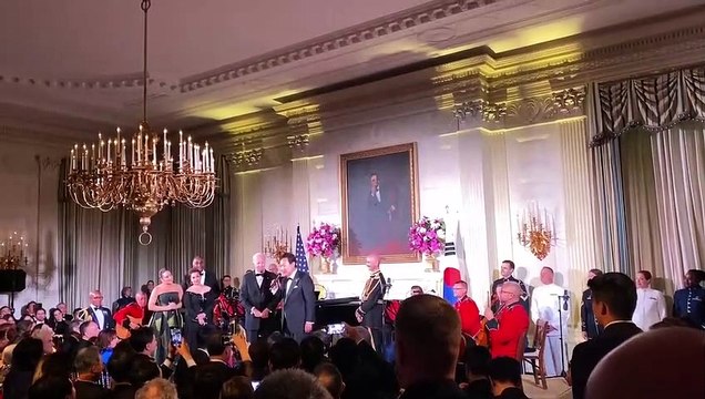 Güney Kore Devlet Başkanı, Beyaz Saray'da Don McLean'in 'Amrican Pie' şarkısını söyledi