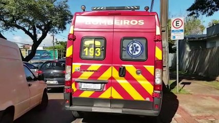 Motociclista quebra o dente após bater contra carro na Avenida Assunção