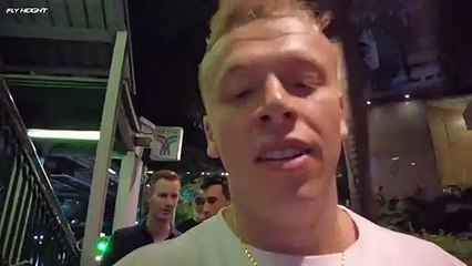 Un touriste se fait voler son collier en or par une femme à Bangkok