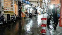 Video...उदयपुर में गुरुवार शाम को करीब साढ़े पांच बजे से तेज बारिश  हुई