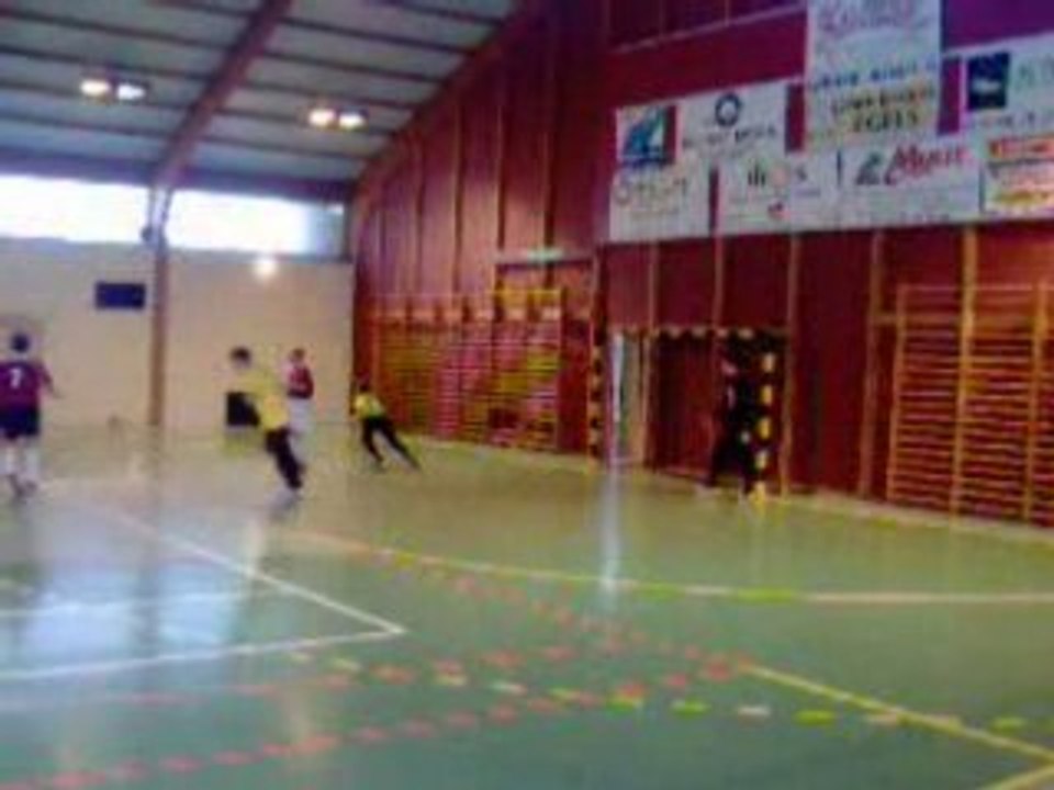 juju 11 ans aux tournoi de foot salle senior