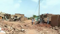 السودان.. كاميرا الجزيرة ترصد آثار القصف الذي تعرضت له منطقة الكلاكلة