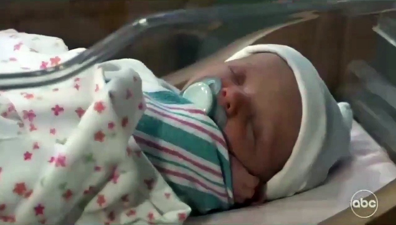 Michael & Willow visit the nursery after chemotherapy 12⧸27 22