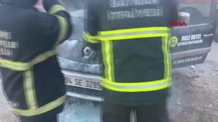 BATMAN'DA PARK HALİNDEKİ ARAÇ YANDI