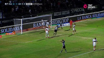 Apareció el "Matador" en Vicente López y puso el 2-0 de cabeza