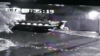 Câmera de segurança registra furto de camionete F-1000 no Santa Felicidade