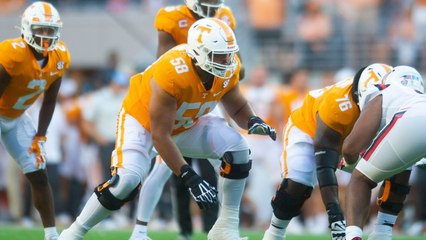 Can Darnell Wright Safeguard Justin Fields' Success? 🛡️