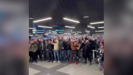 El recibimiento de los fans de Partizan a las 6 de la mañana