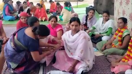 Video Story: Contract workers wrote a letter to the CM with blood