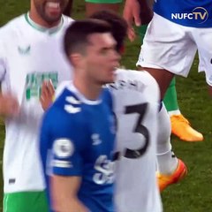 Alexander Isak (Newcastle) offre un but après un incroyable numéro de dribbles