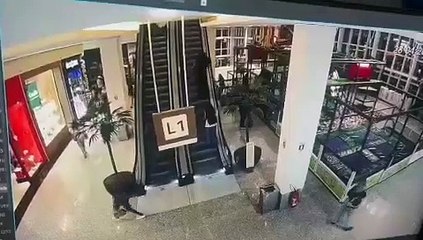 Homem morre após ser baleado dentro do Taquara Plaza Shopping, no Rio de Janeiro