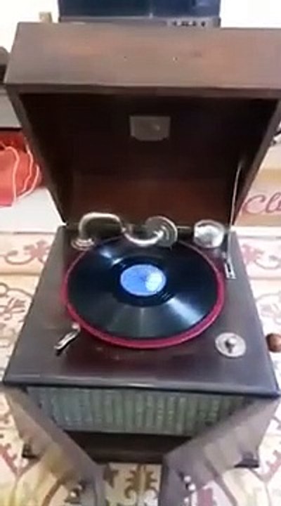 Lagu Kampung nan Jauh di mata
