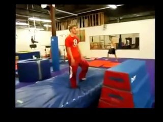 Compilation des chutes les plus drôles de 2023