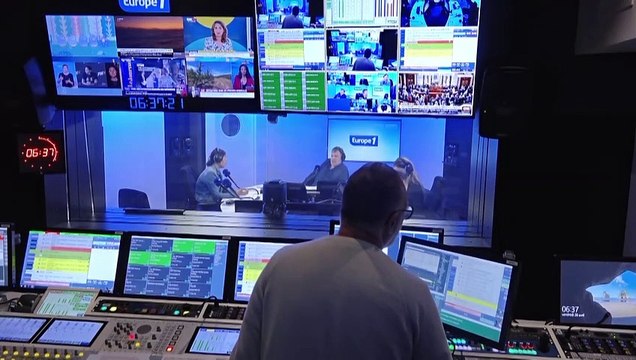 «Il est à la fois timide et cynique» : Jacques Dutronc fête ses 80 ans