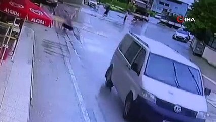 Anne ve çocuğunun ölümden döndüğü anlar kamerada